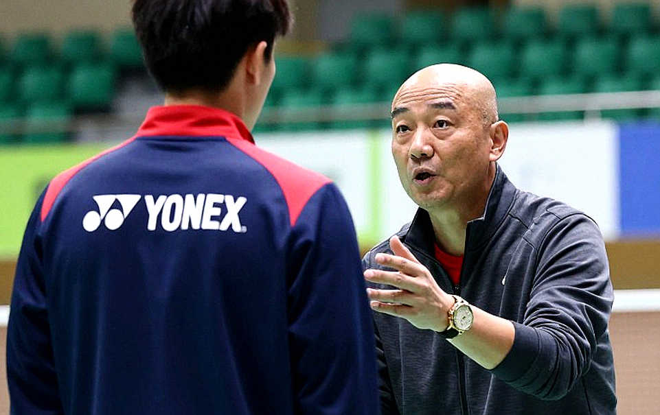 Đương kim vô địch Asian Games gục ở vòng một: đọc đường cong 21-12, 19-21, 14-21