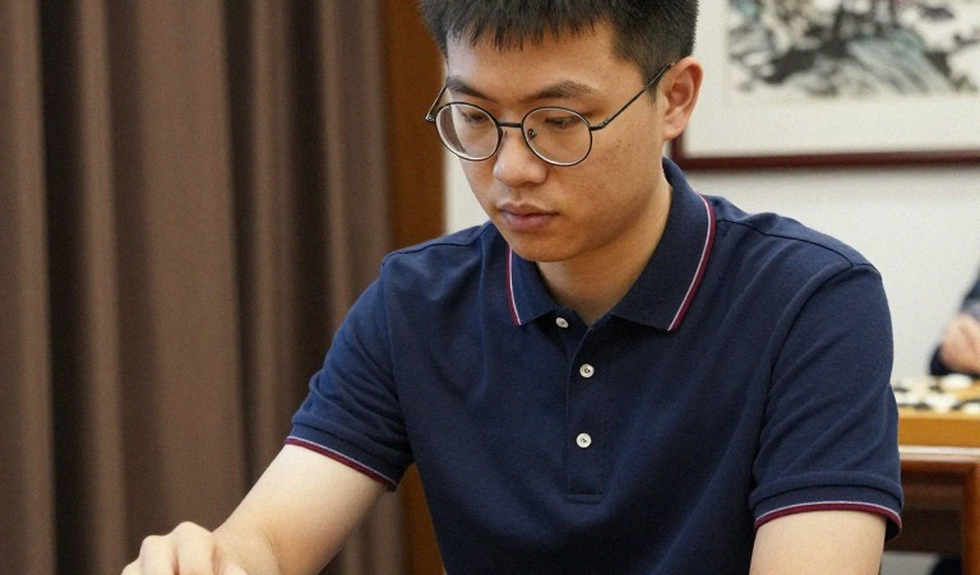 Chín ô trống và lằn ranh của người phân tích esports