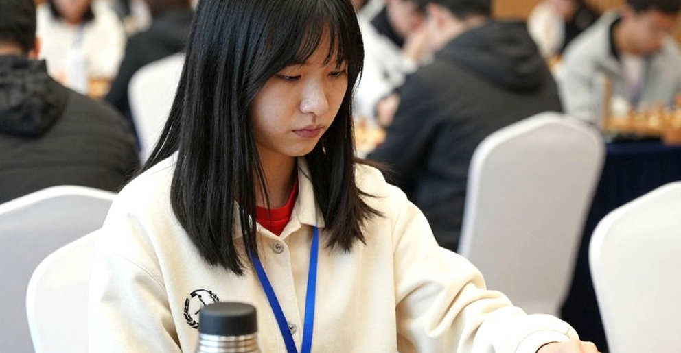 ChessBase Magazine 225: Prague 2026, 27 ván cờ ngắn và giới hạn của khai cuộc bằng trí nhớ