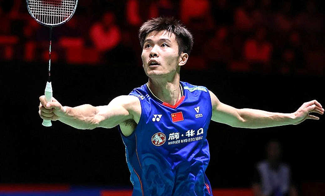Chiếc cúp Super 100 của Aidil Sholeh và tấm bản đồ 27 tháng hạn hán của cầu lông Malaysia Chiếc cúp Super 100 của Aidil Sholeh và tấm bản đồ 27 tháng hạn hán của cầu lông Malaysia