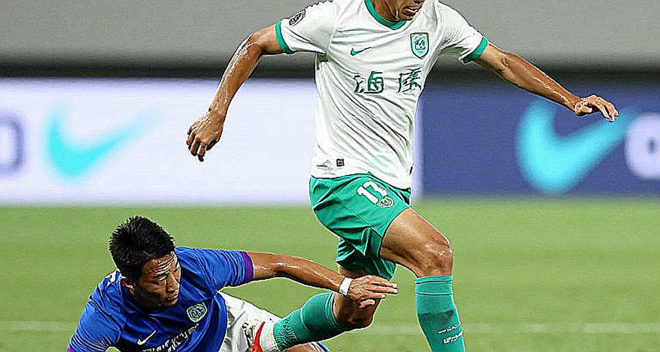 Giá cầu thủ tăng, sân cỏ vẫn vậy: Ghi chép mùa chuyển nhượng V-League