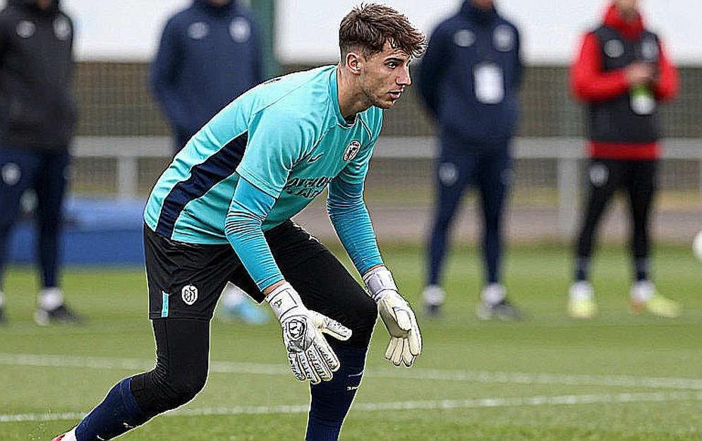 Hai bàn thua trước Augsburg, Neuer 40 tuổi và cuộc chuyển giao mà Bayern đã lên lịch từ lâu