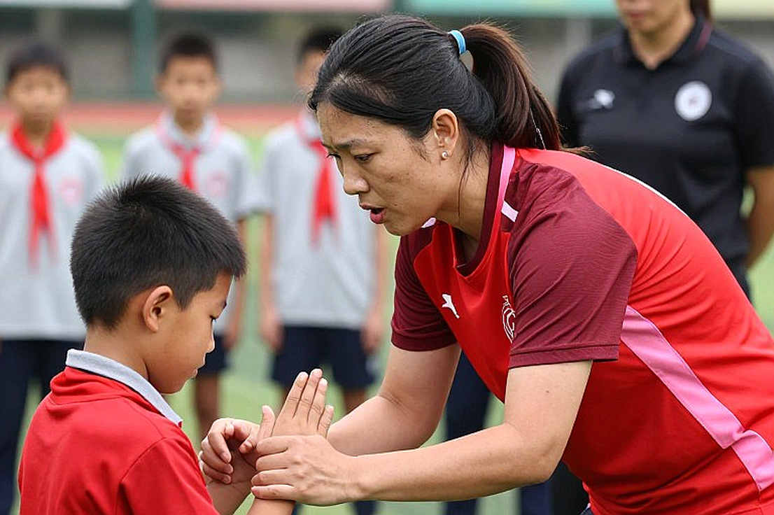 Cong Phuong Returns to V-League After 1400 Days, Dong Nai Loses 0-2 to Thể Công, Referee Controversy Cong Phuong Returns to V-League After 1400 Days, Dong Nai Loses 0-2 to Thể Công, Referee Controversy
