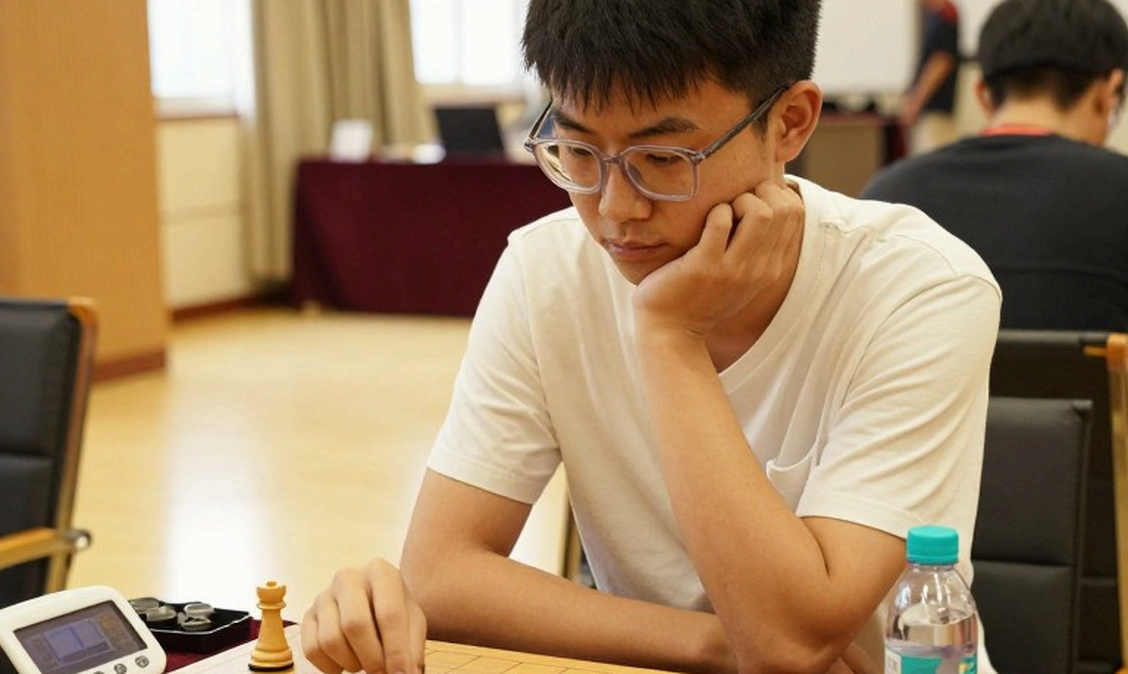 ChessBase Magazine 225: Từ hoàng hôn đến bình minh và bài học từ 27 ván cờ ngắn